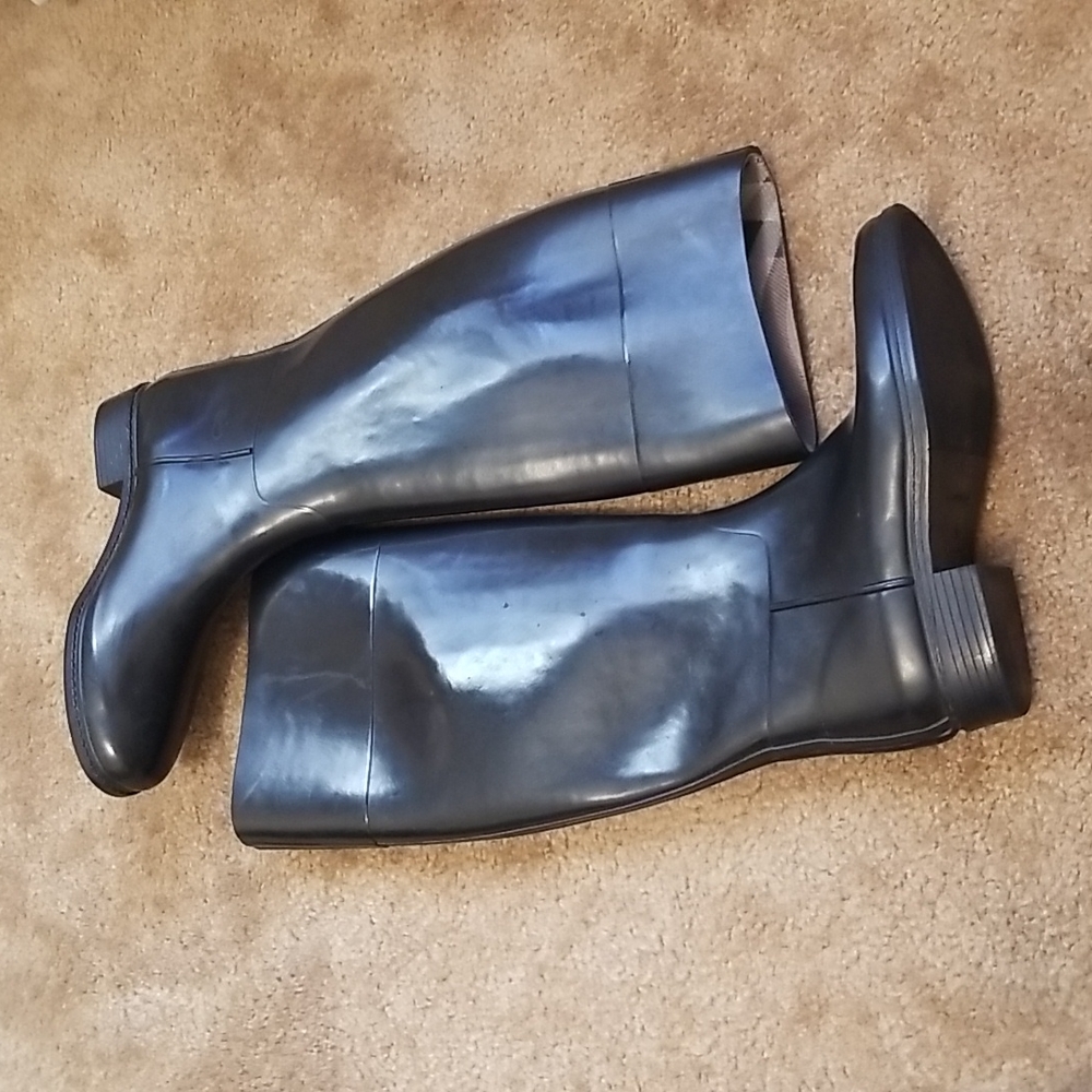 Burberry Rain Boots - Picture 13 of 16